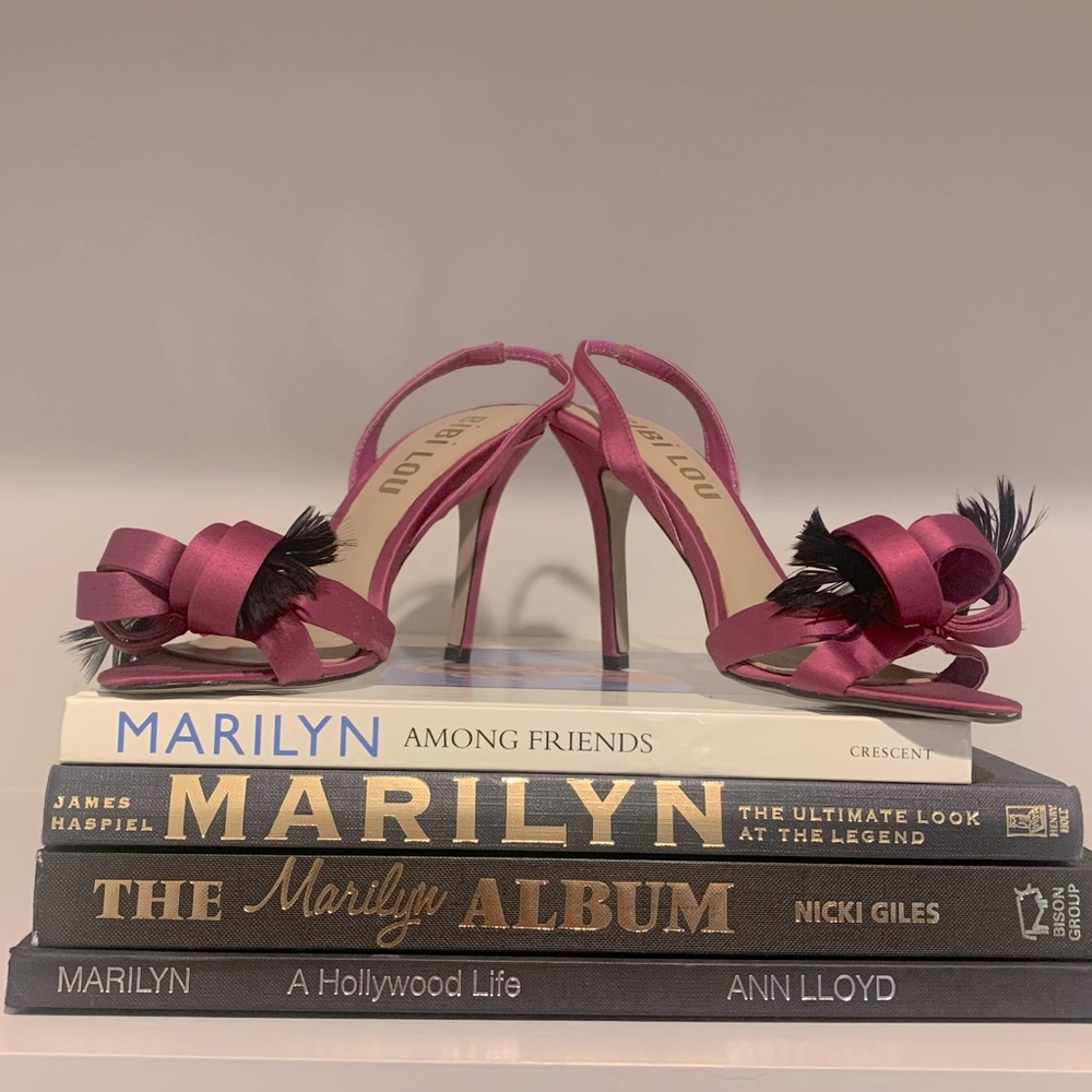 Elegant Women's Heels with Bow Detail